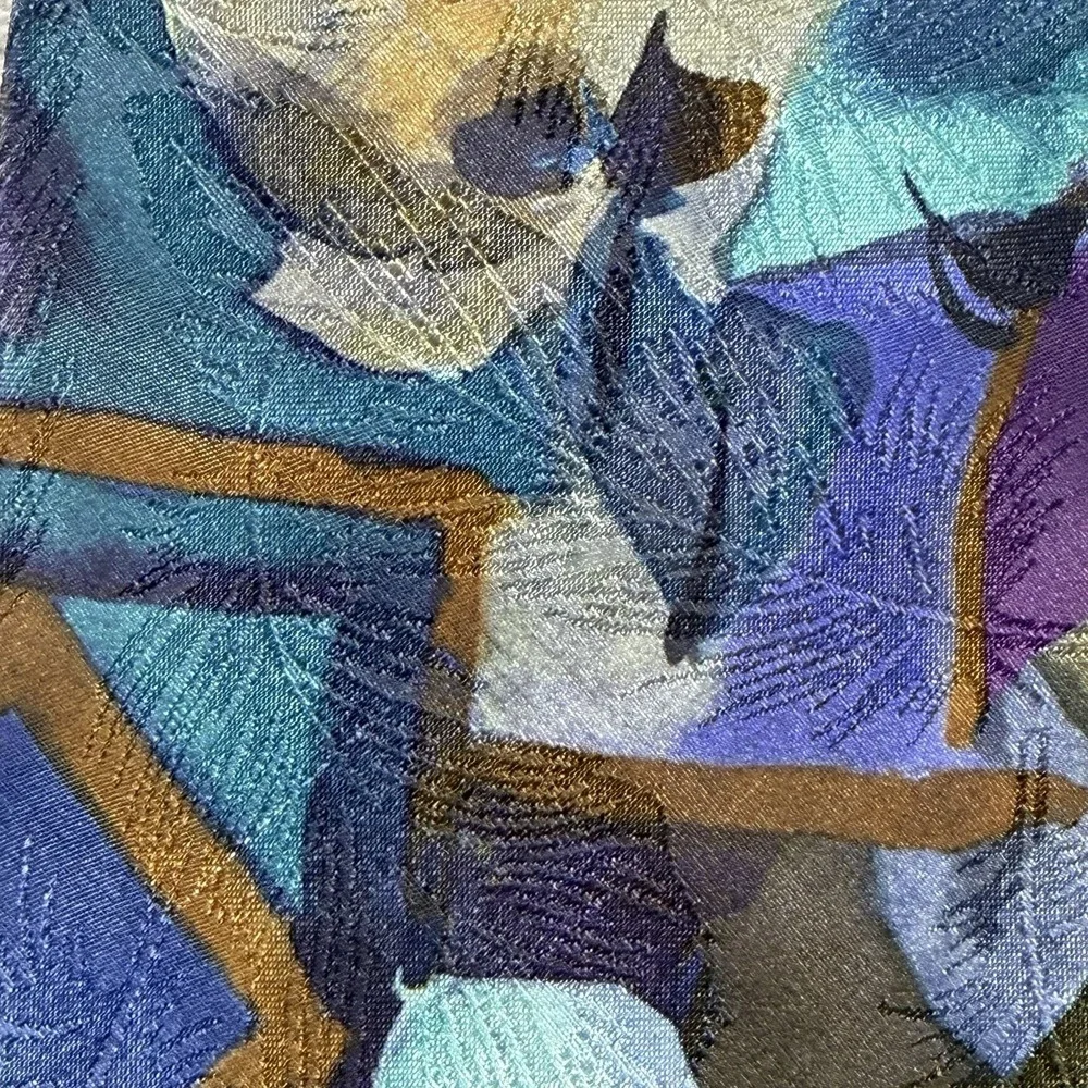 Vintage Pierre Cardin Abstract Blue Purple Polyester Neck Tie USA 56x3.75